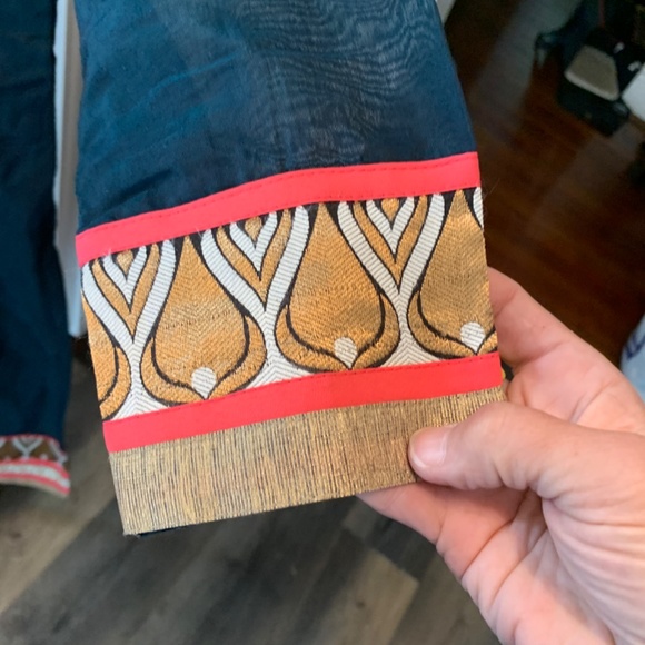 Beautiful Kurt’s. Never worn. - Picture 3 of 6